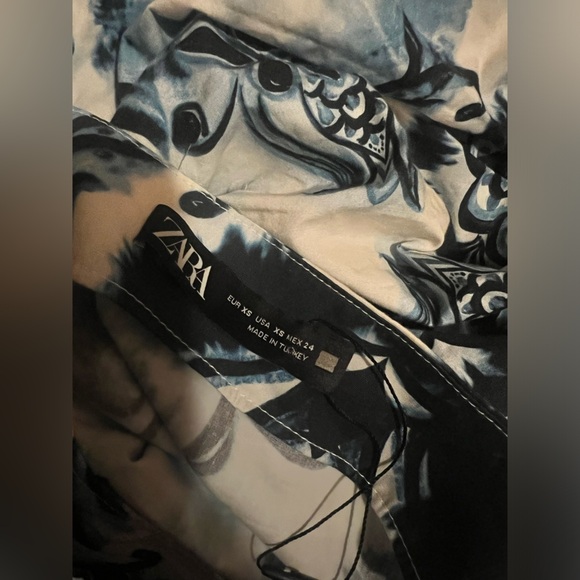 Zara Floral Blue and White gathered ruched Top size xs - Picture 6 of 6